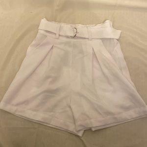 White formal shorts with belt! Size xxs womens Abound brand